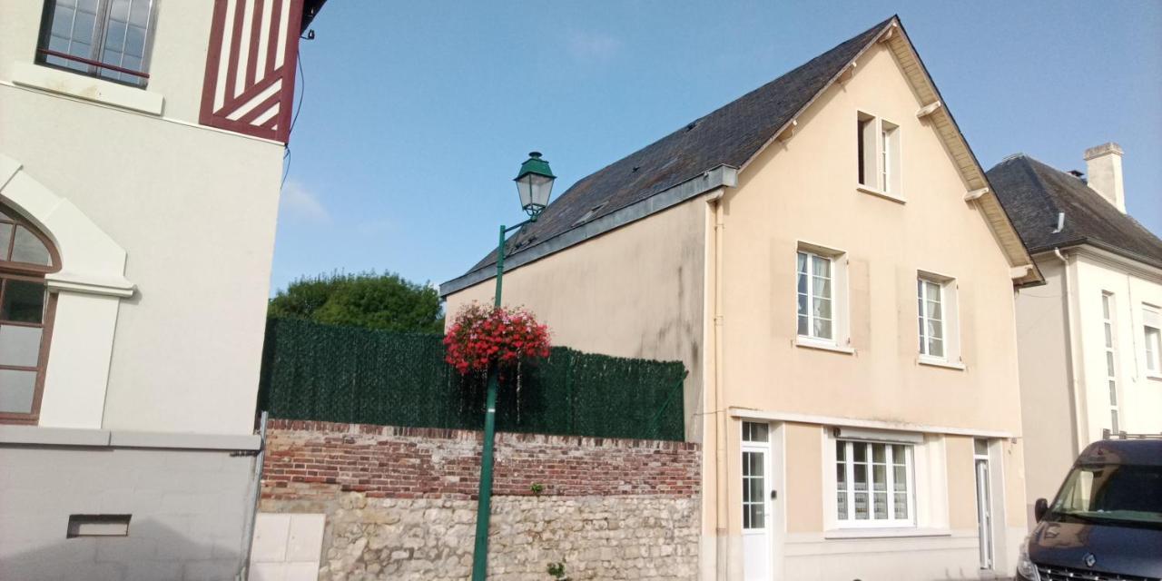 Le Deux Gaulle Apartment Le Mêle-sur-Sarthe Exterior foto